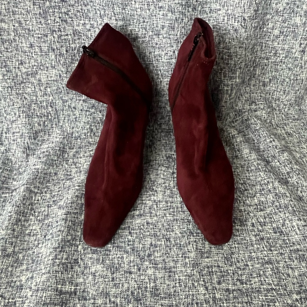 IMPO stretch Burgundy Women's Ankle Boots. Size 8